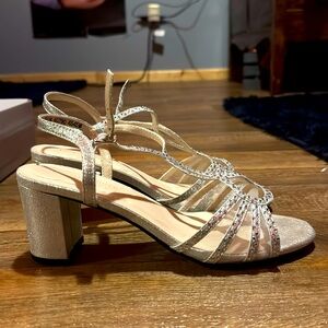 Silver Benjamin Walk 2 1/4 inch heels size 8.5